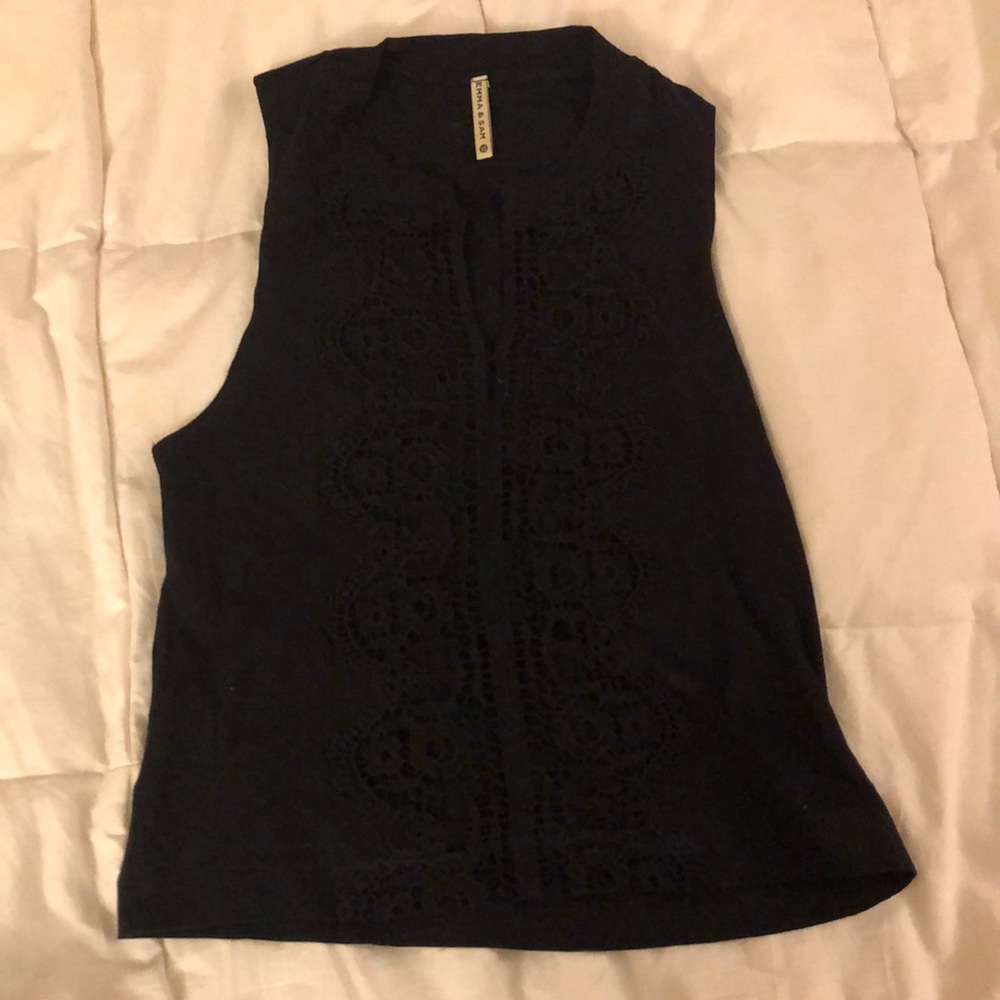 Like new. LF brand top, Emma & Sam